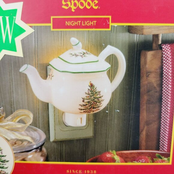 Spode Christmas Tree Plug-In Night Light, Vintage Holiday Design, Winter Decor - Picture 3 of 7